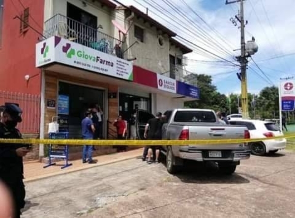 HOY / Intentan asaltar a empresario caacupeño: “Mi camioneta recibió 18 balazos”
