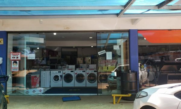 Motochorros asaltan comercial Ramírez Ramírez