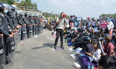 Imponen la ley marcial en varias ciudades de Birmania