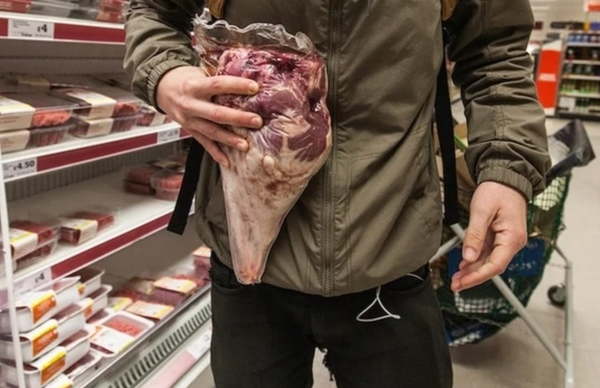 Hombre quiso robar carne pero se arrepintió, igual fue a la cárcel - Noticiero Paraguay