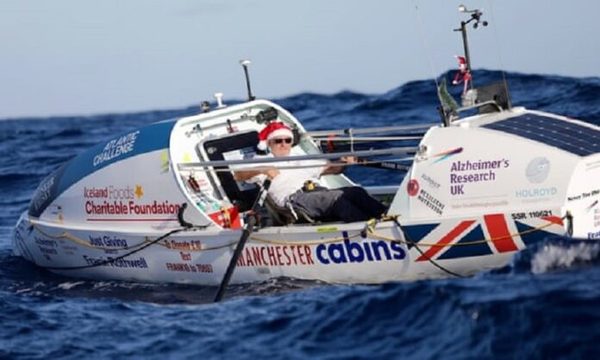 Tiene 70 años y remó solo a través del océano Atlántico