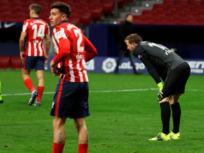 Ferreyra frena la escapada del Atlético