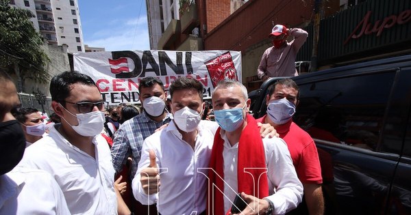 La Nación / Centurión renunció con miras a las municipales