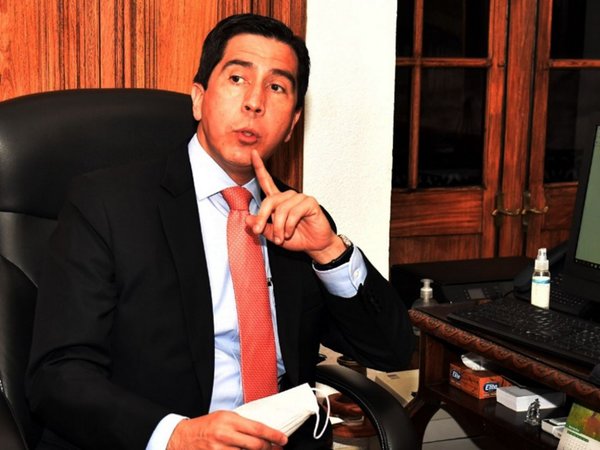 Federico González pide a CGR examen sobre su patrimonio