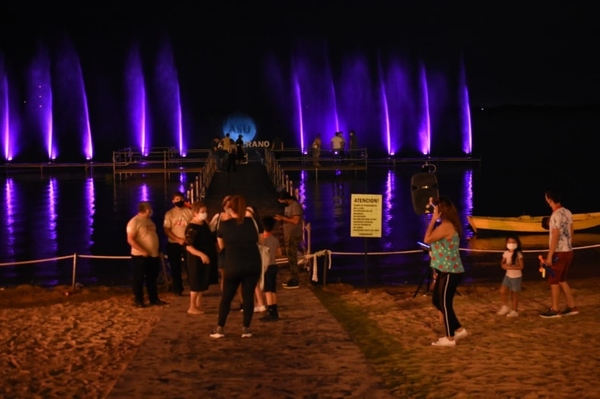 El muelle mirador ya recibe al público en la Costanera de Asunción - Megacadena — Últimas Noticias de Paraguay