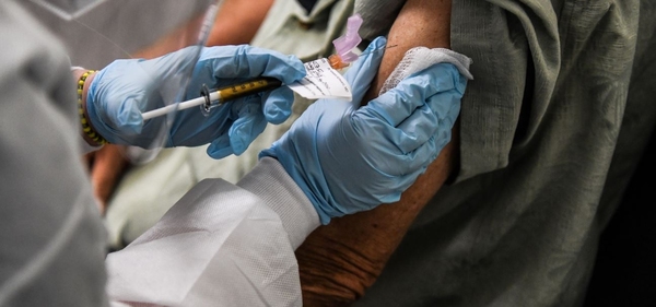 OMS, preocupada por la suspensión de la vacuna de Oxford-AstraZeneca en Sudáfrica - Megacadena — Últimas Noticias de Paraguay