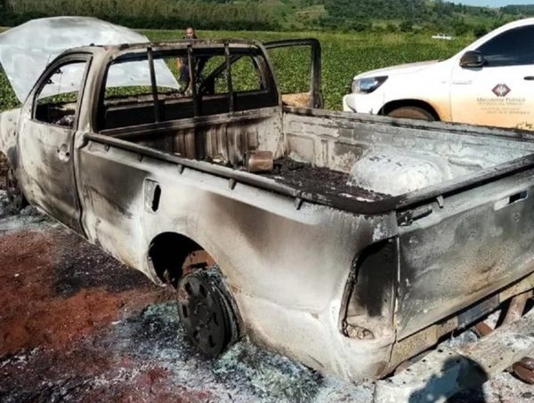 Queman vehículo en incidente entre campesinos y un concejal en Alto Vera · Radio Monumental 1080 AM