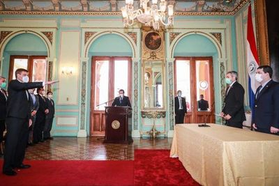 Brunetti juró al frente de MITIC