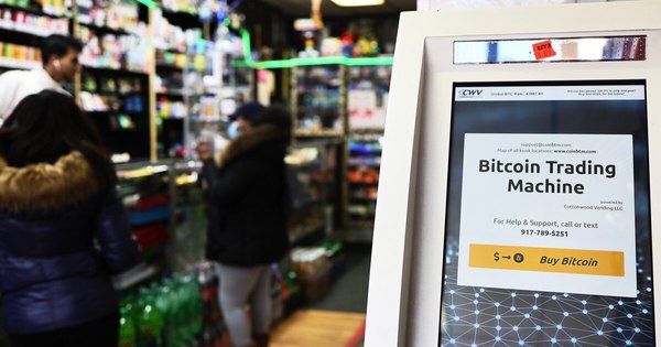 La Nación / El bitcóin supera los 45.000 dólares, impulsado por Tesla