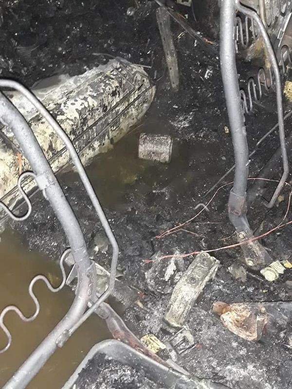 Automóvil se incendia en plena avenida esteña - ABC en el Este - ABC Color