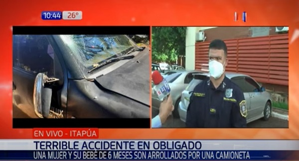 Madre y bebé son arrollados por camioneta y están en grave estado