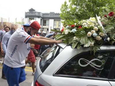 Con lágrimas, euforia y el cariño de su gente despiden al 'Morro' García