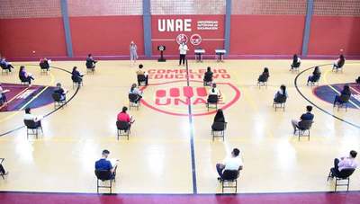 JÓVENES DE TODO ITAPÚA RINDIERON POR LA BECA «ALUMNO 5» EN LA UNAE