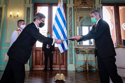 Nuevos embajadores de Uruguay y Rusia fueron acreditados ante el Gobierno