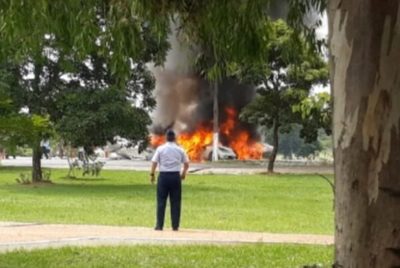 Avioneta se estrella y se habla de varios fallecidos