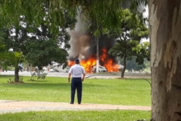 Avioneta se estrella y se habla de varios fallecidos