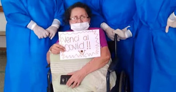 La Nación / “Yo vencí al Covid”: tres pacientes internados de gravedad vuelven a sus hogares