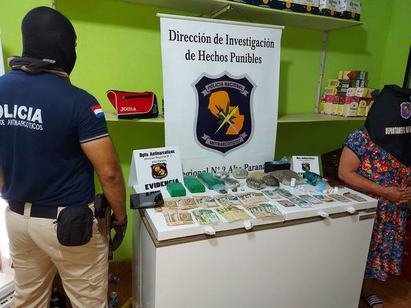 Mujer detenida y drogas incautadas en allanamiento - ABC en el Este - ABC Color