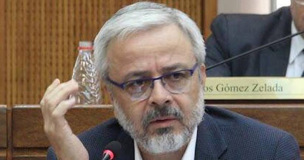 La Nación / “Falta información veraz”, dice el senador Querey