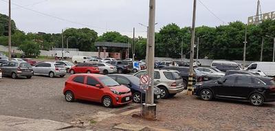 Recaudación de comuna en Estacionamiento del Este se hace “en negro”, sostienen