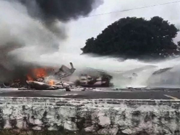 Siete muertos deja caída de avioneta de las FFAA