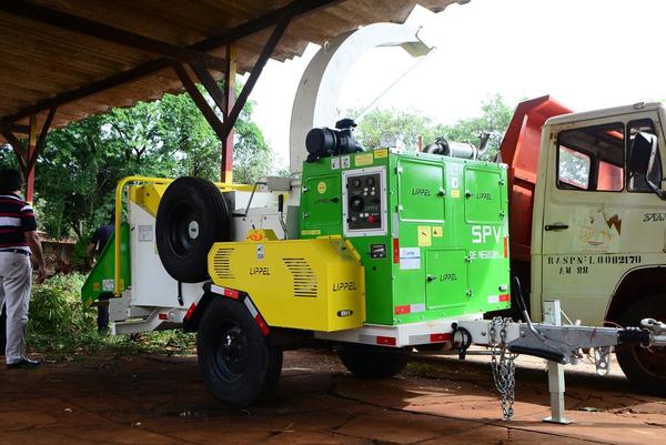 Adquieren una trituradora para convertir ramas en abono orgánico