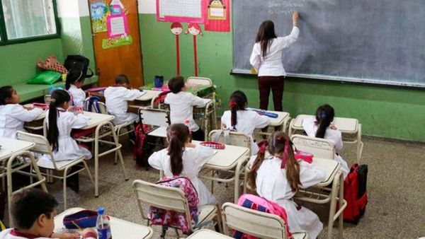 Federación de padres rechazan vuelta a clases presenciales por falta de garantías sanitarias
