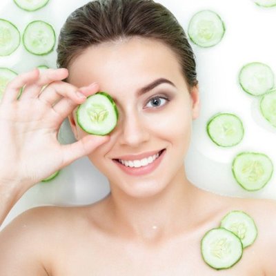 El truco del Pepino para quitar las ojeras.