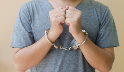 Detienen a un adolescente con orden de captura - Noticiero Paraguay