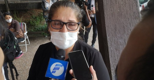 La Nación / “Bendije tanto a mi hijo antes de que subiera al avión”, dice madre de sobreviviente