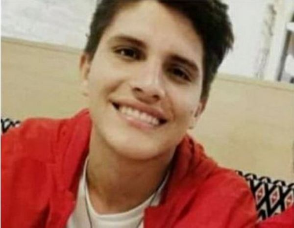 Compañeros de facultad del joven que sobrevivió al accidente aéreo organizan una colecta para costear los gastos médicos | Ñanduti