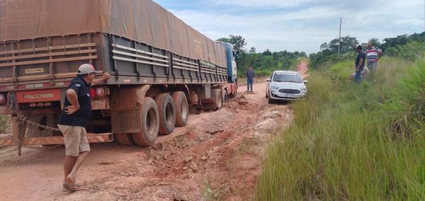 Pésimo estado de tramo vial en Hugua Ñandu