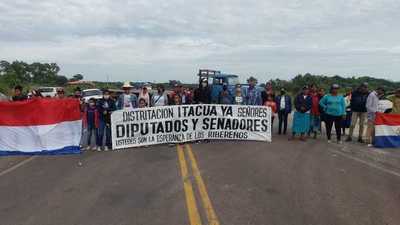 Pobladores de San Alfredo vuelven a clausurar la ruta