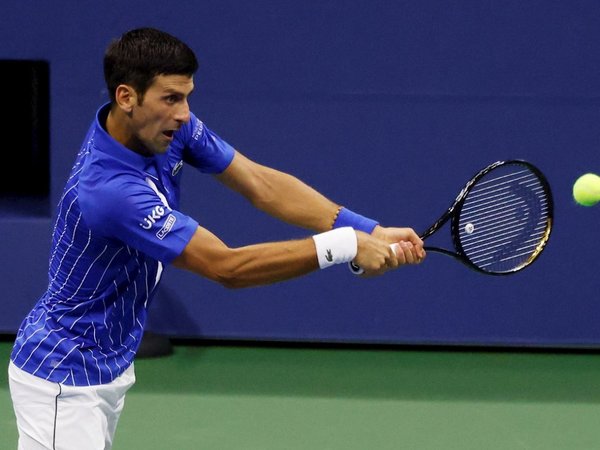 Djokovic con problemas y un Thiem, magistral, pasan a tercera ronda