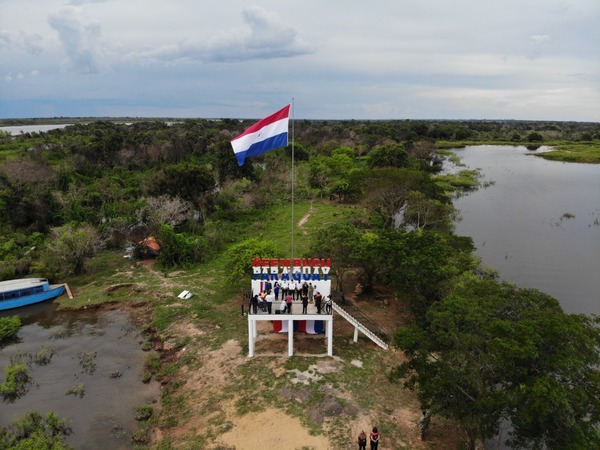 Señalizan con mirador la soberanía del país en confluencia de ríos Paraná y Paraguay | .::Agencia IP::.