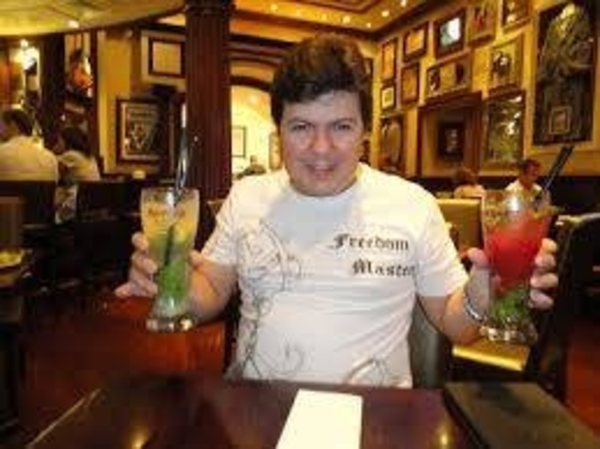 HOY / Juez decide sobre pedido de prisión para el médico Arturo Grau acusado de violación