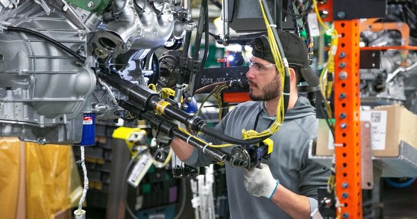 La Nación / General Motors extiende cierre de plantas por escasez de semiconductores