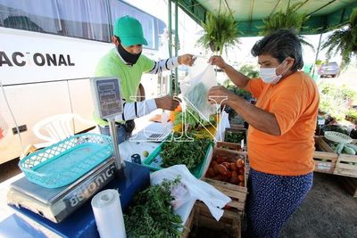Asistí a la feria de productores este viernes