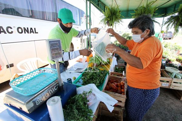 Asistí a la feria de productores este viernes