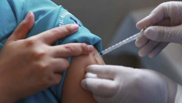 Perú inició la campaña de vacunación contra el coronavirus