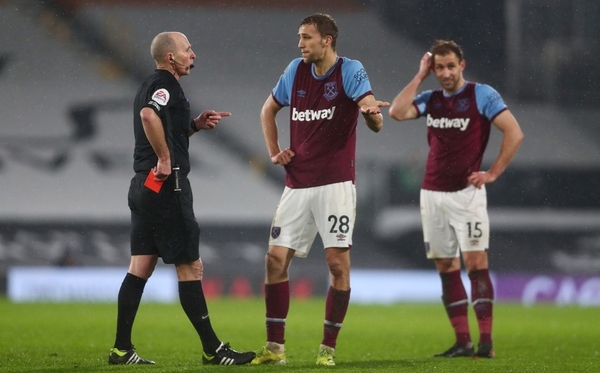 Árbitro es amenazado de muerte por dos tarjetas rojas que mostró en partidos de la Premier League - Megacadena — Últimas Noticias de Paraguay
