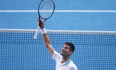 Djokovic supera a Tiafoe en un partido más que complicado