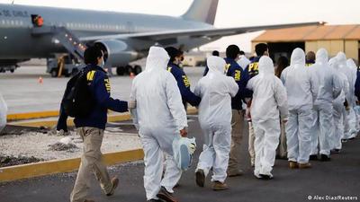 Chile lleva a cabo la mayor expulsión de migrantes irregulares en un solo día | Ñanduti