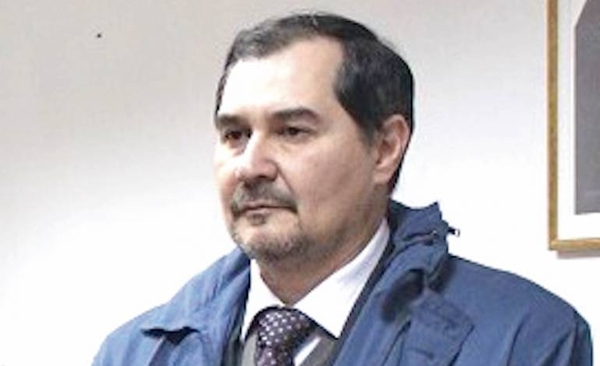 HOY / Cambian a cuestionado director de Insumos del Ministerio de Salud