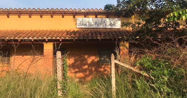 La Nación / Escuela de Villeta, en total abandono y solo cuenta con dos docentes