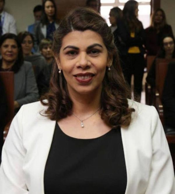 Jueza dilata fijar fecha de juicio oral para Cristina Arrom, querellada por difamación