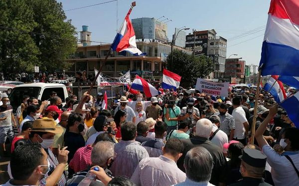 Encarnacenos dicen estar listos para “estallar” si no se concreta subsidio aprobado por el Congreso