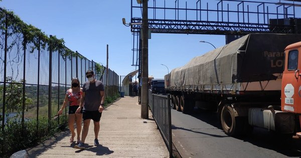 La Nación / Capeco exhorta a que se mantenga sistema de  tránsito de camiones en la frontera