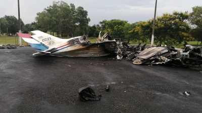 HOY / "Falla catastrófica", la probable causa del accidente en la Fuerza Aérea, a criterio de un experto