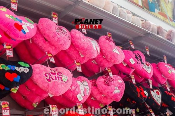 En Planet Outlet te ayudamos a materializar la magia de San Valentín, a enamorar y enamorarte cada vez más